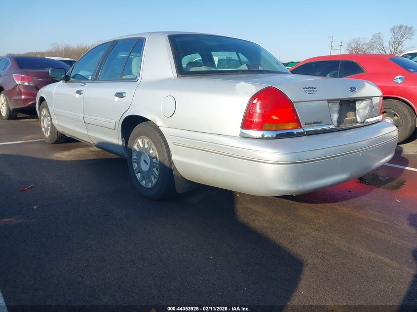 2003 Ford Crown Victoria Standard