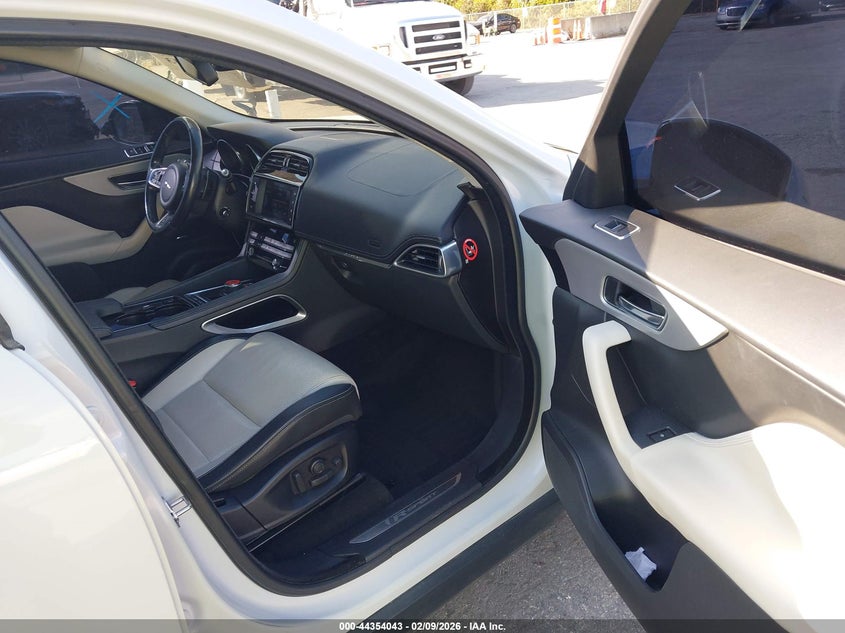 2017 Jaguar F-Pace 35T R-Sport