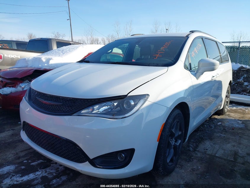2020 Chrysler Pacifica Touring L