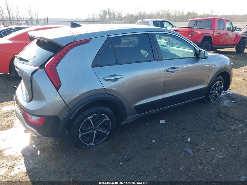 VIN KNDCP3LE5P5082273 2023 KIA NIRO LX