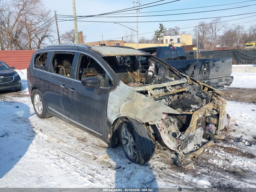 2018 Chrysler Pacifica Touring L Plus