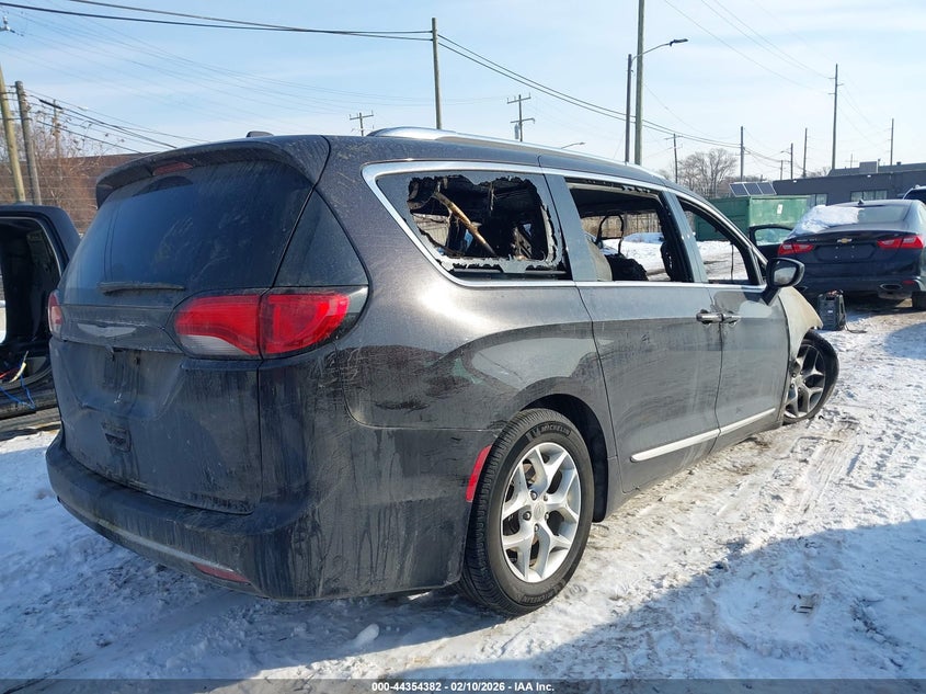 2018 Chrysler Pacifica Touring L Plus