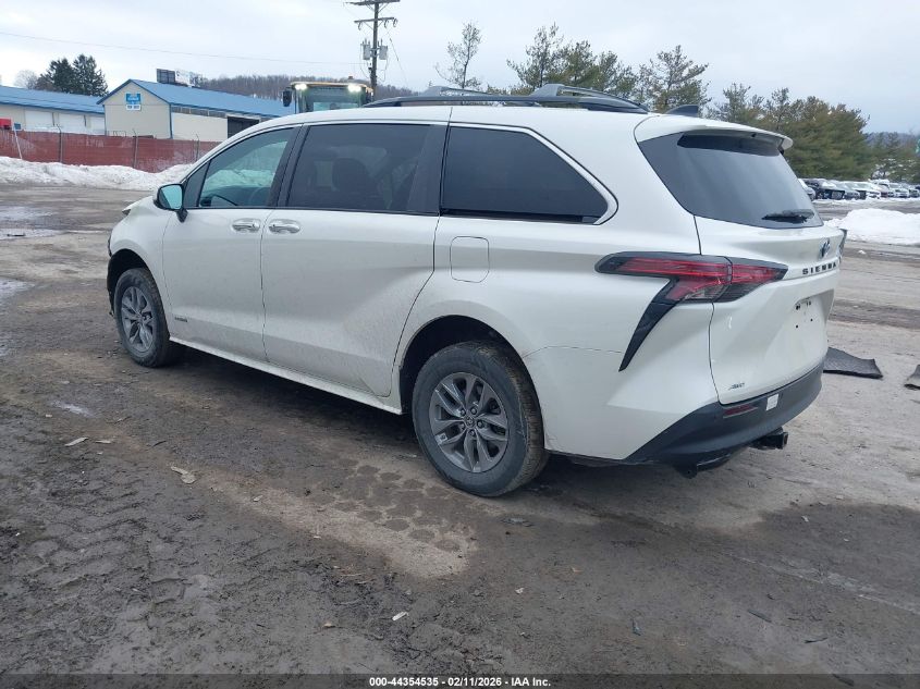 2021 Toyota Sienna Xle