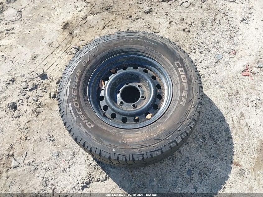 2000 Toyota Tundra Ltd V8 VIN: 5TBRT3812YS105394 Lot: 44354577