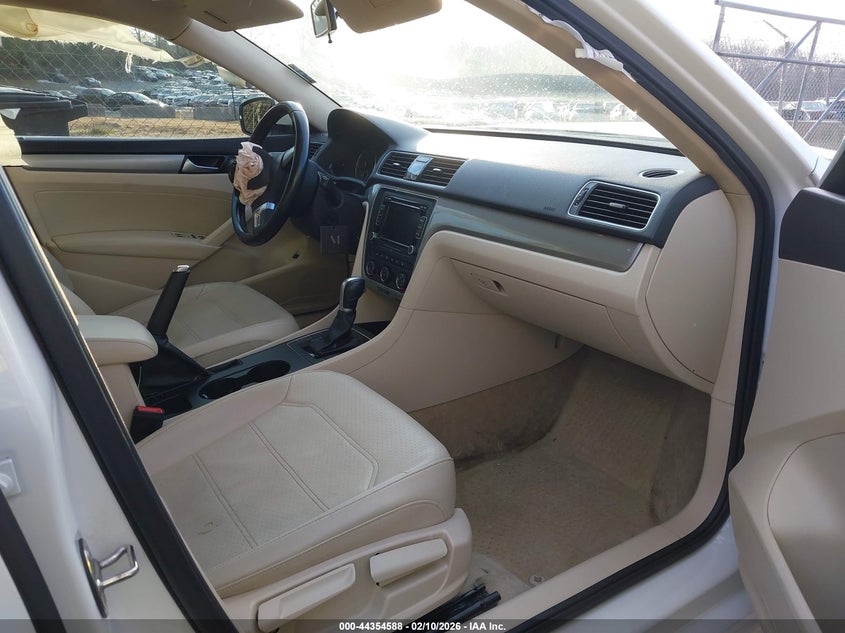 2015 Volkswagen Passat 1.8T Limited Edition