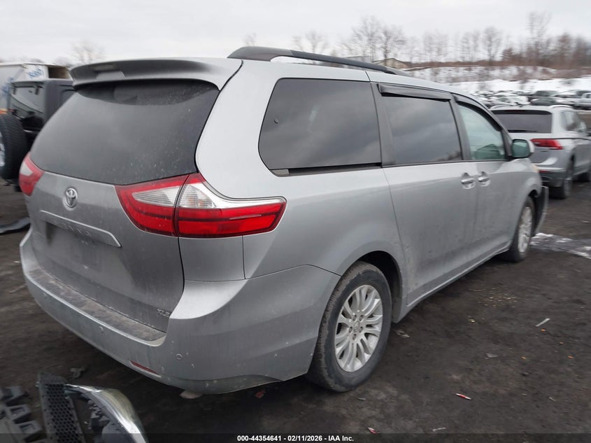 2015 Toyota Sienna Xle 8 Passenger