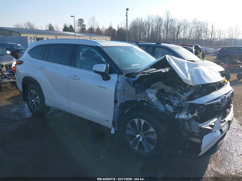 2020 Toyota Highlander Hybrid Xle