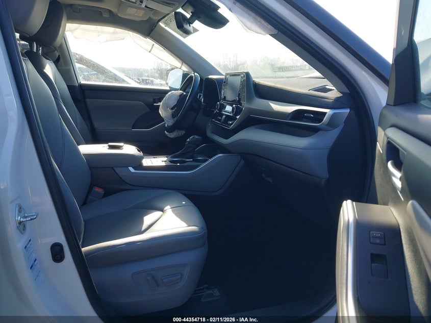 2020 Toyota Highlander Hybrid Xle