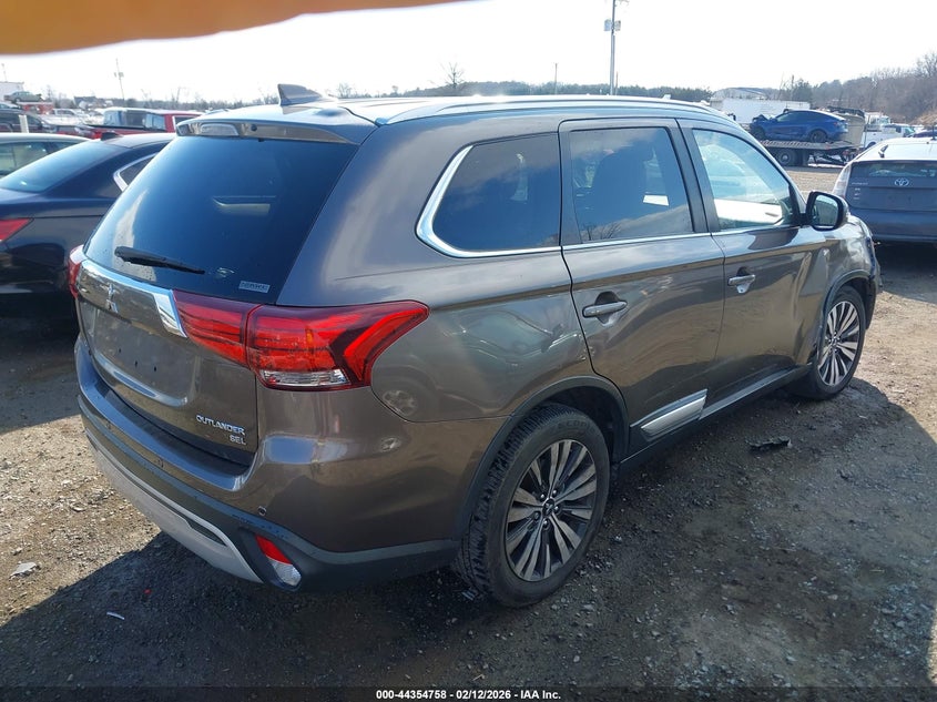 2019 Mitsubishi Outlander Sel