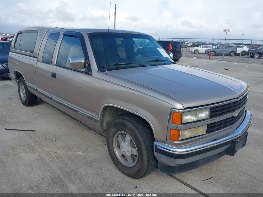 2GCEC19K8N1200868 CHEVROLET GMT-400 Photo 1