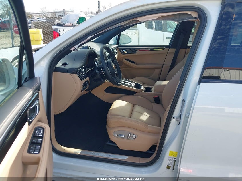 2025 PORSCHE MACAN auction photo 5