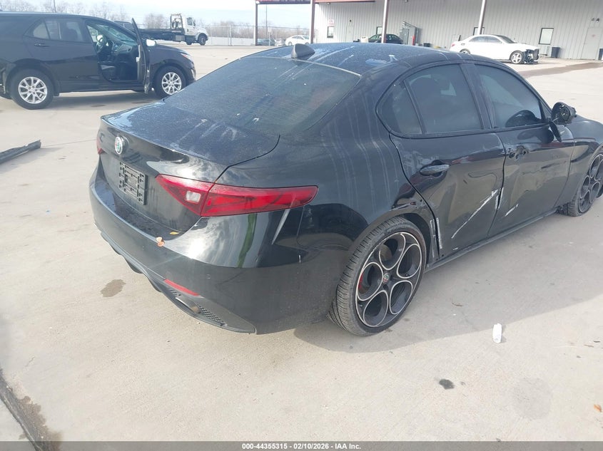 2019 Alfa Romeo Giulia - widok 4