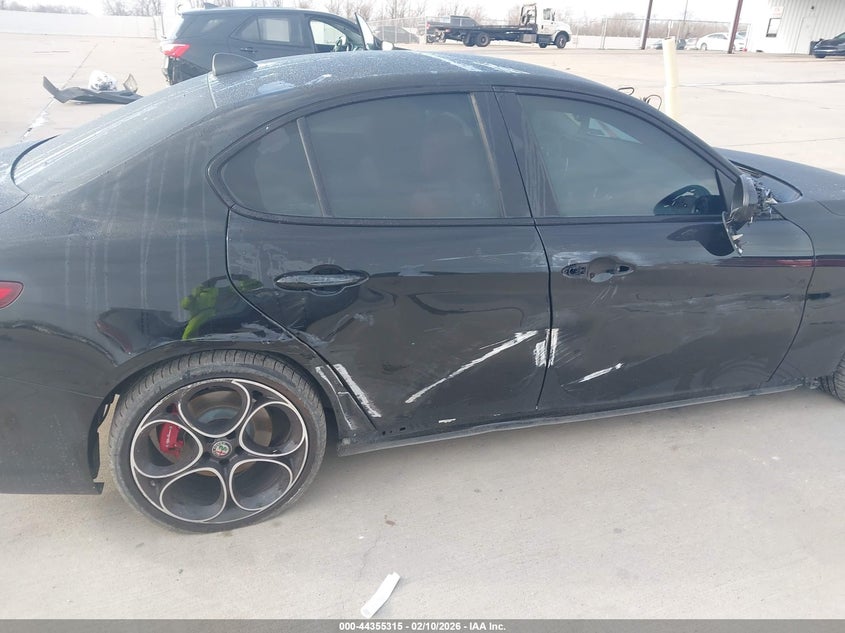 2019 Alfa Romeo Giulia - widok 6