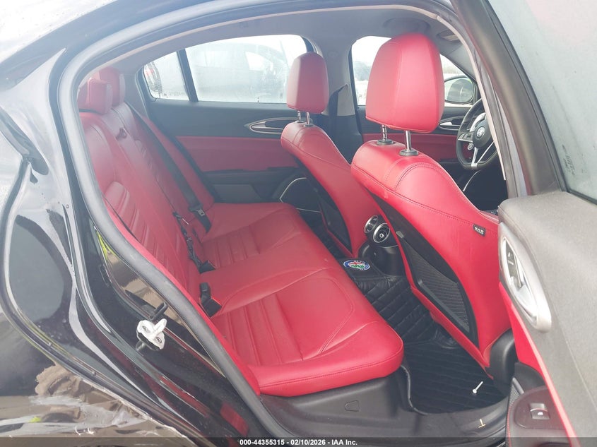 2019 Alfa Romeo Giulia - widok 8