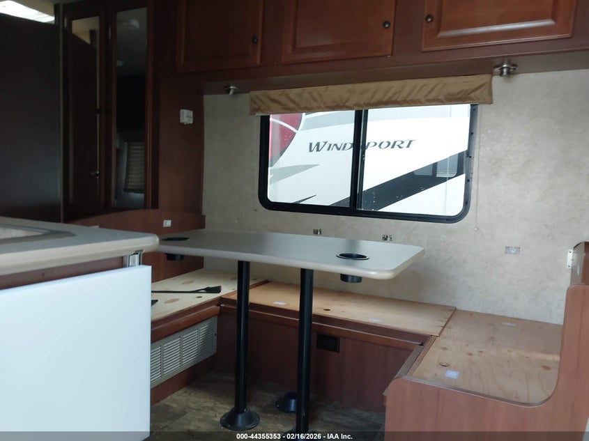 2014 FORD E-350 CUTAWAY auction photo 7