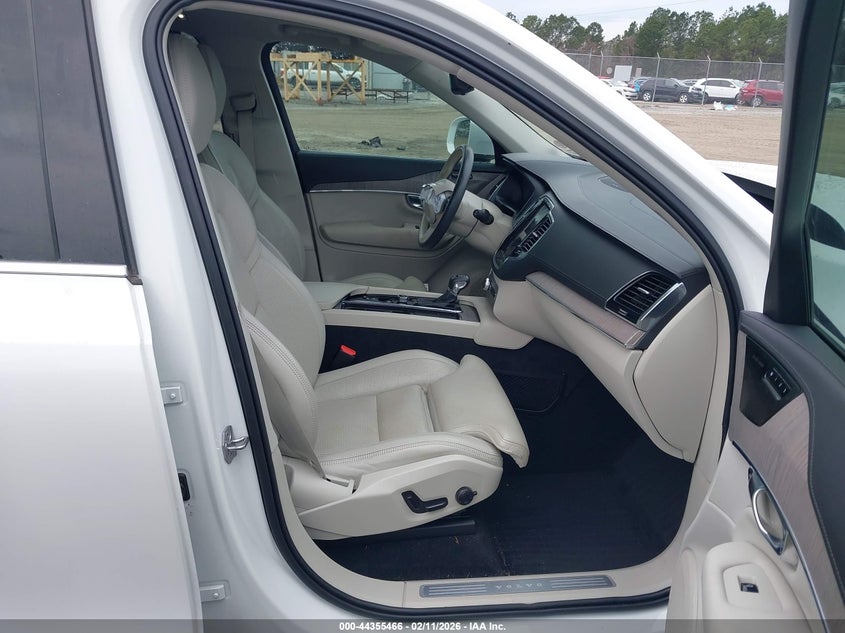 2021 Volvo Xc90 T6 Inscription 6 Passenger