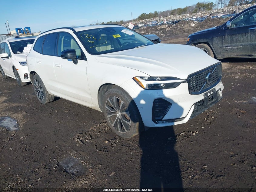 2024 VOLVO XC60 B5 ULTIMATE DARK THEME