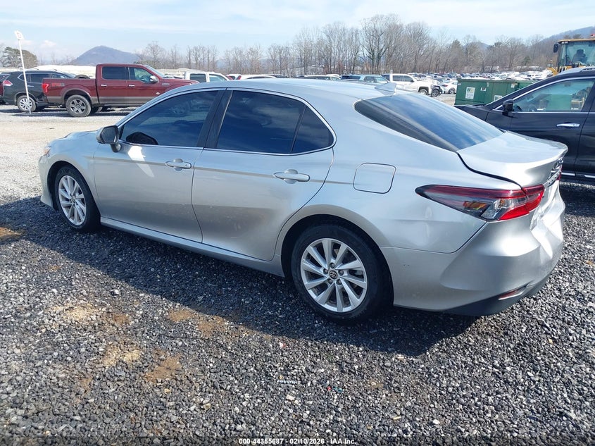 2022 Toyota Camry Le