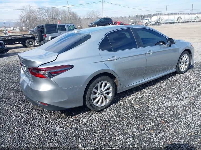 2022 Toyota Camry Le