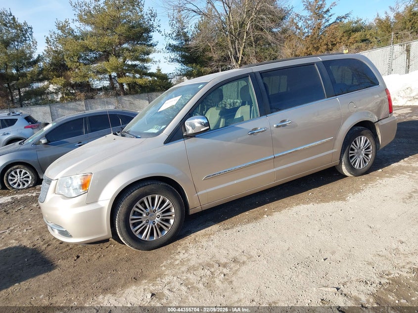 2015 Chrysler Town & Country Touring-L