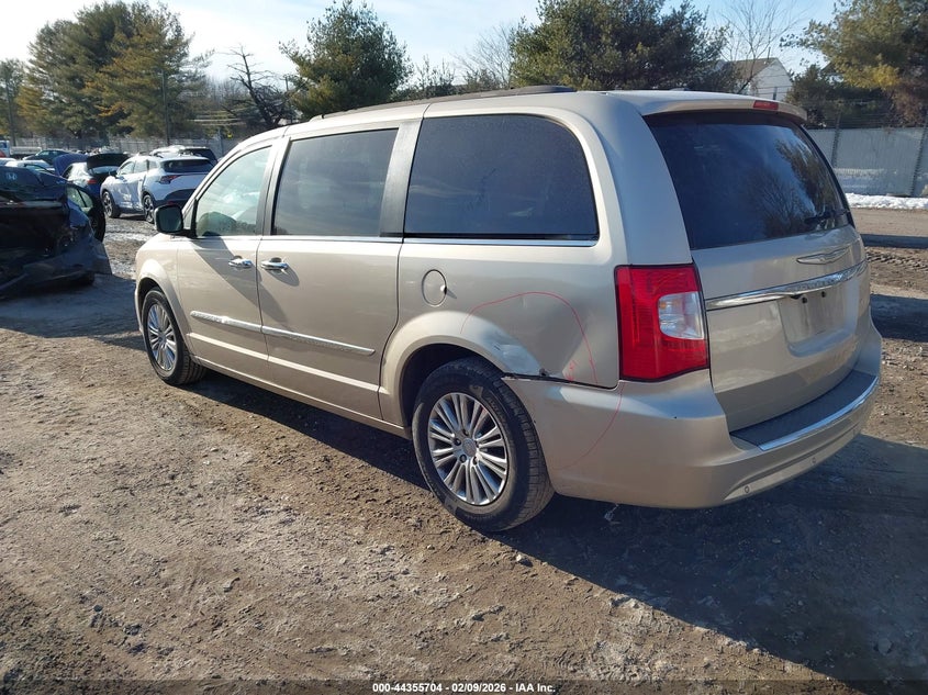 2015 Chrysler Town & Country Touring-L