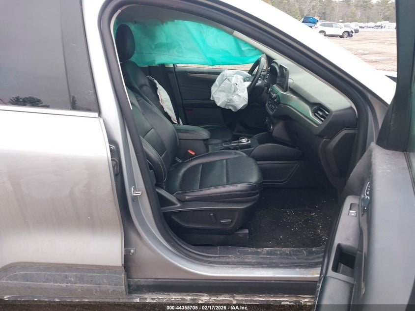 2022 Ford Escape Titanium