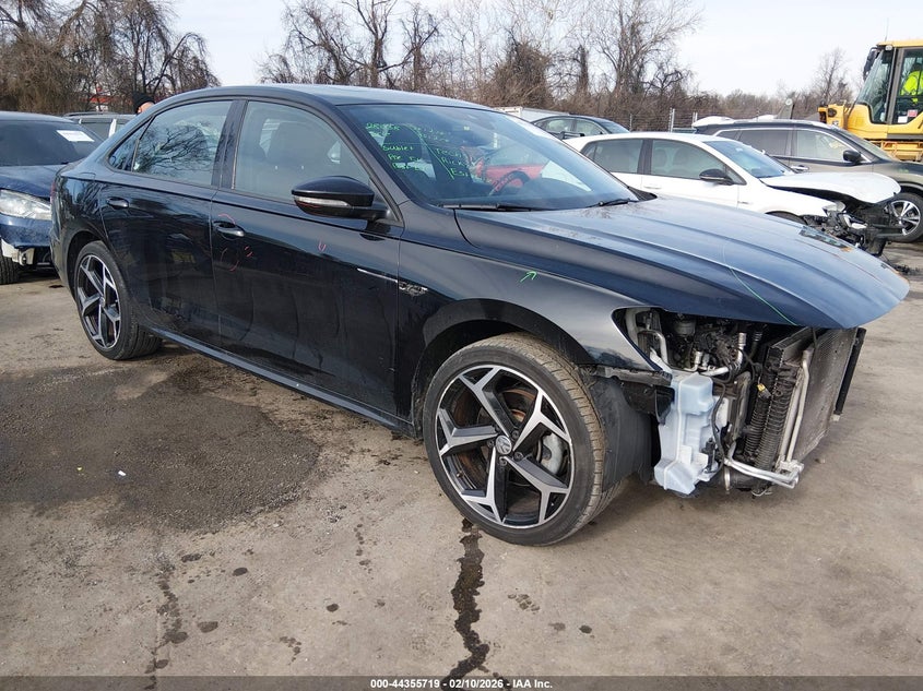 2022 Volkswagen Passat 2.0T R-Line