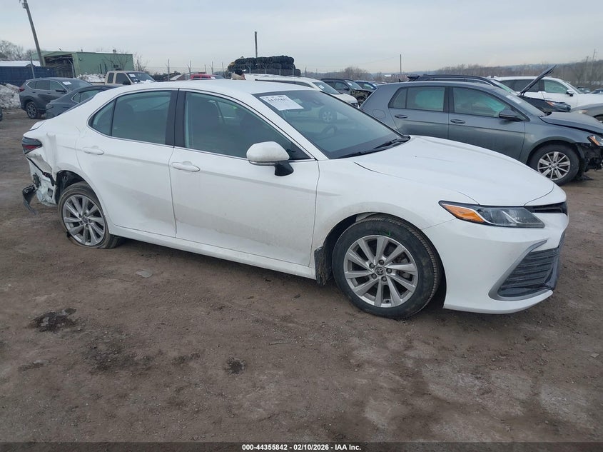 2023 Toyota Camry Le