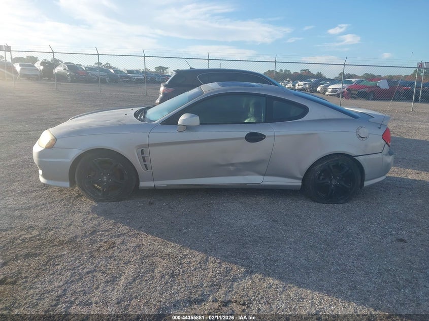 2005 Hyundai Tiburon Gt/Se VIN: KMHHN65F15U173249 Lot: 44355881