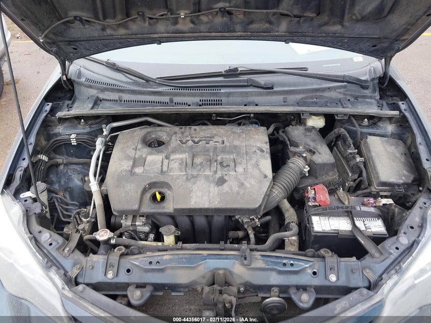 2T1BURHE8JC057071 Toyota COROLLA SE