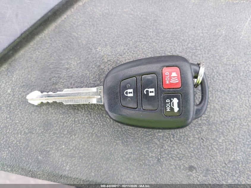 2T1BURHE8JC057071 Toyota COROLLA SE