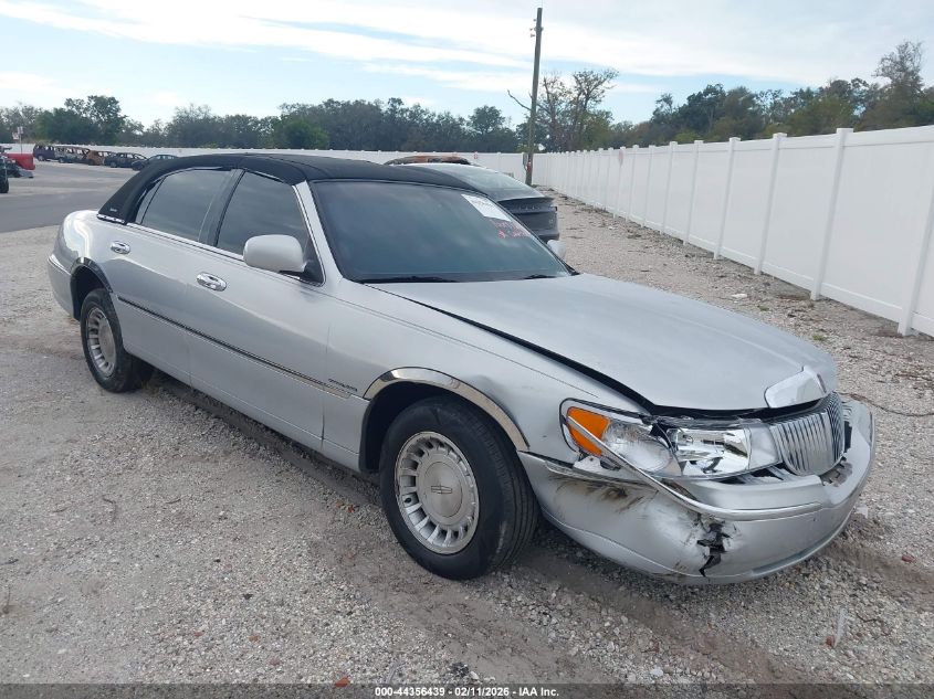 2002 Lincoln Town Car Executive
