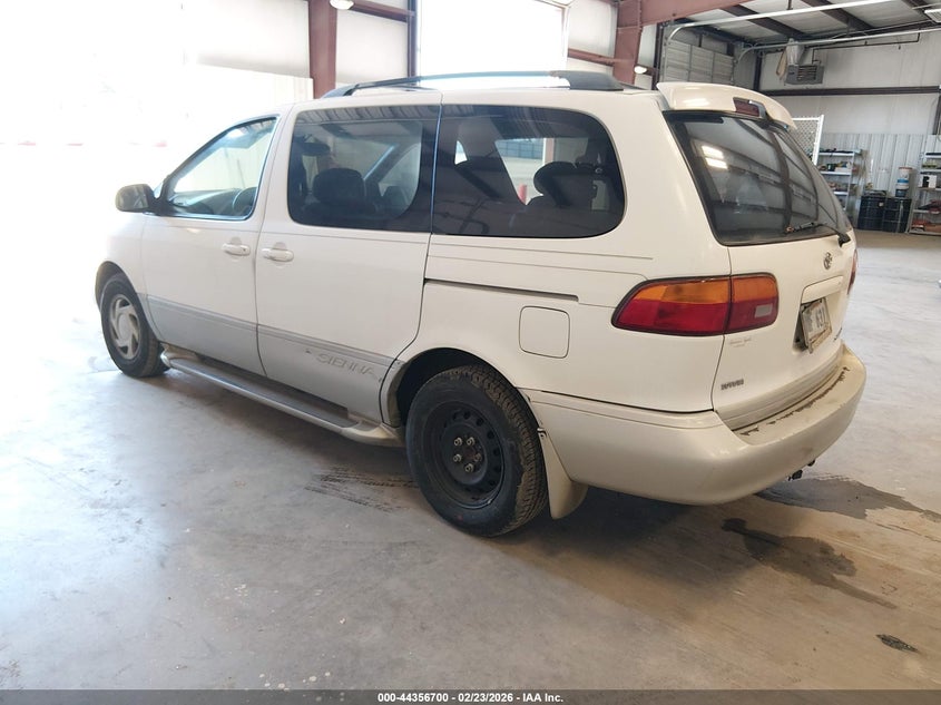 2000 Toyota Sienna Xle