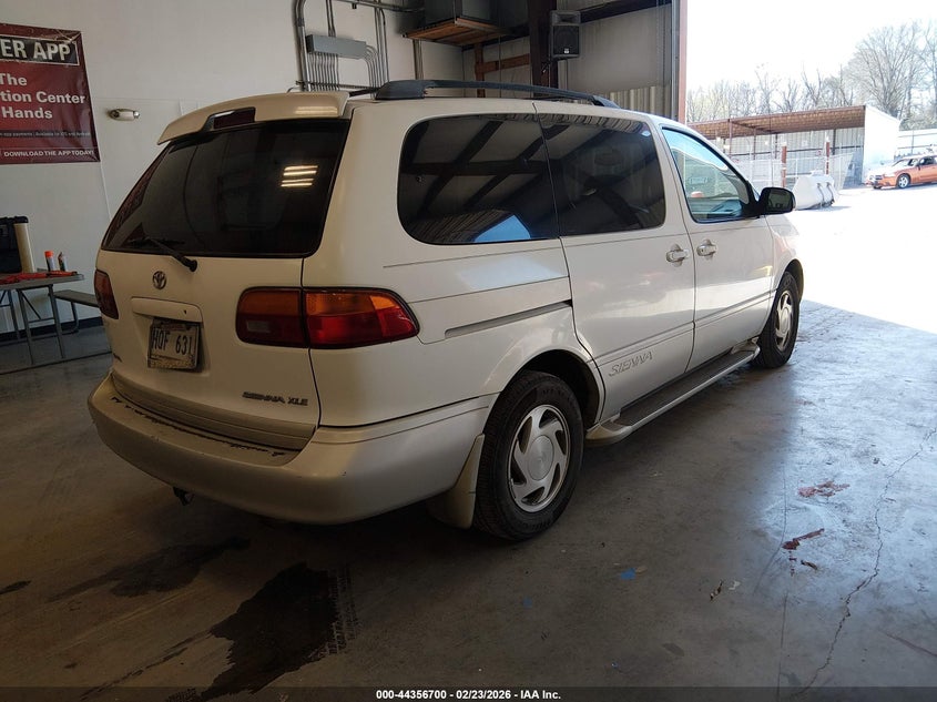 2000 Toyota Sienna Xle