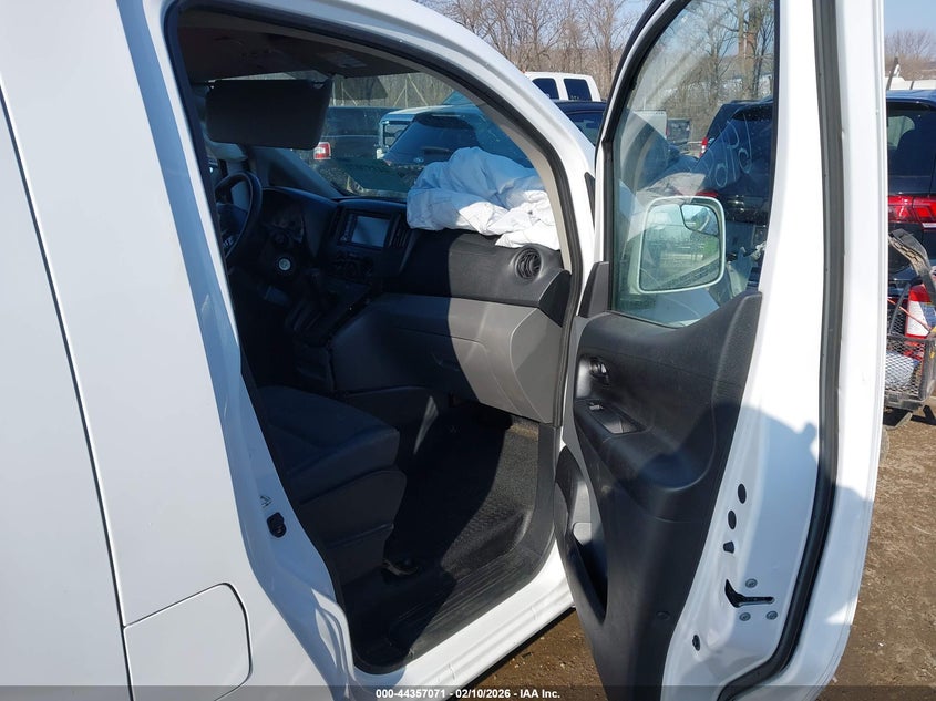 2021 NISSAN NV200  CARGO auction photo 5