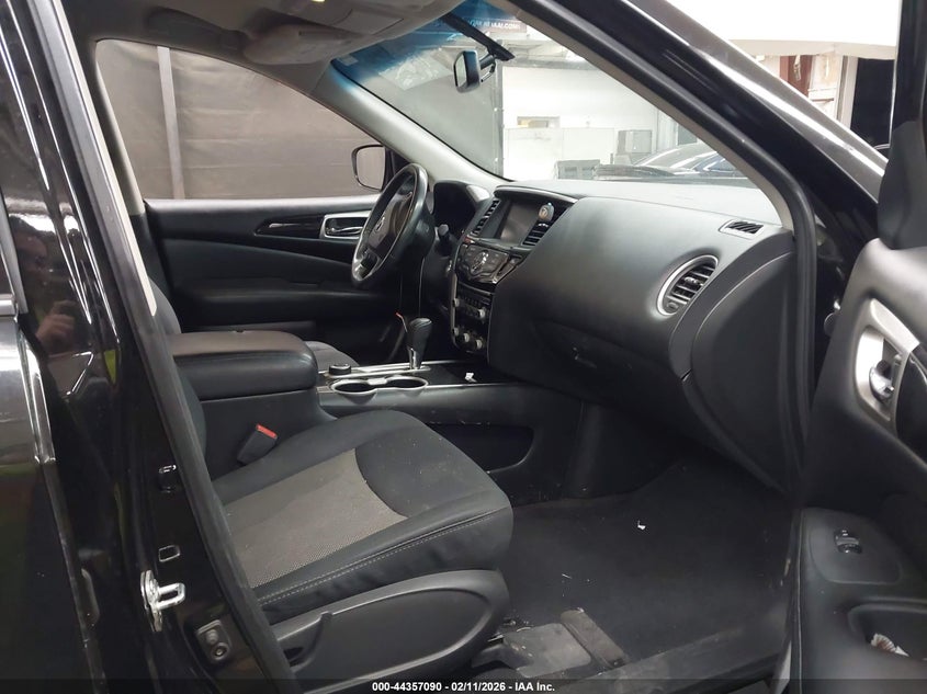 2018 Nissan Pathfinder Sv