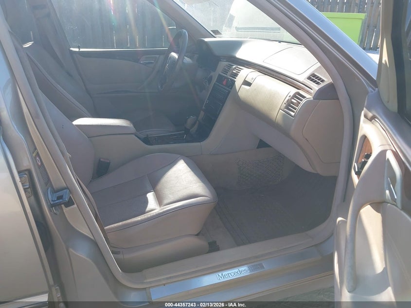 2001 Mercedes-Benz E 320