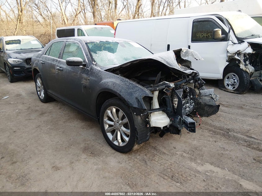 2018 Chrysler 300 Touring Awd