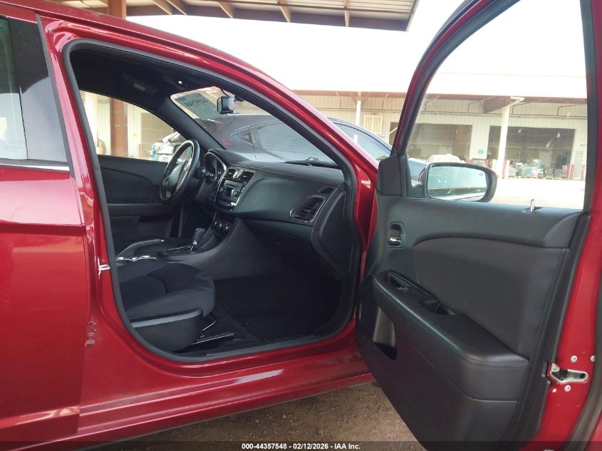 2013 Chrysler 200 Touring