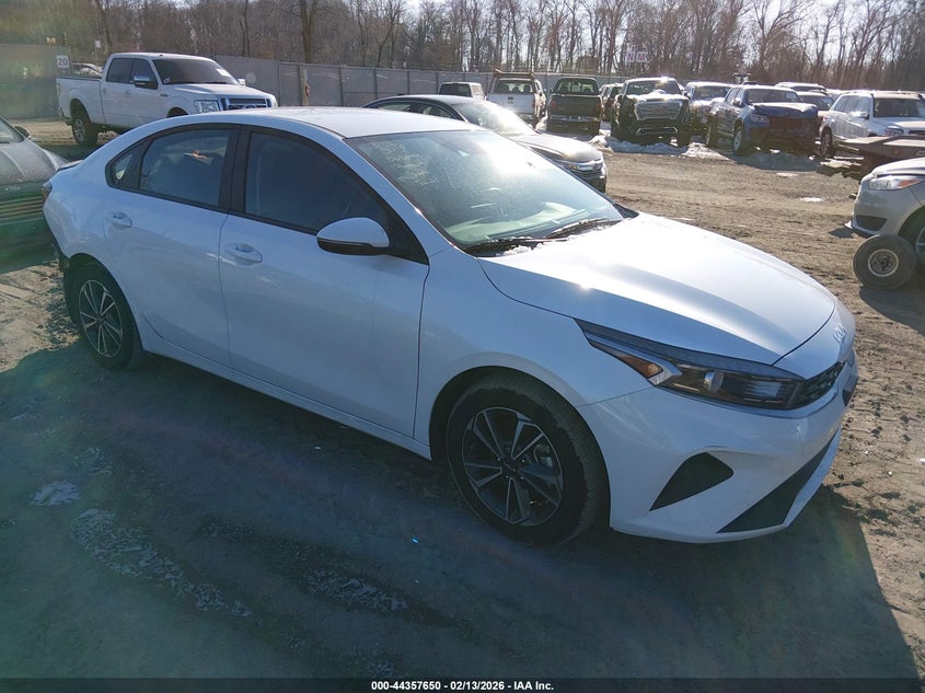 2024 Kia Forte Lxs