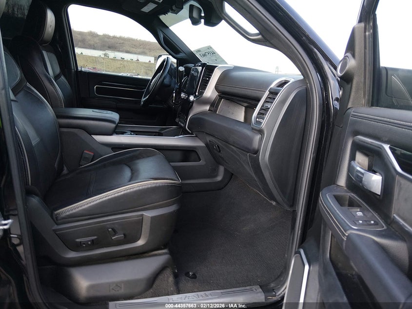 2022 Ram 2500 Laramie 4X4 6'4 Box