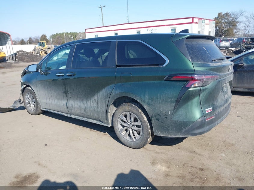 2023 Toyota Sienna Xle