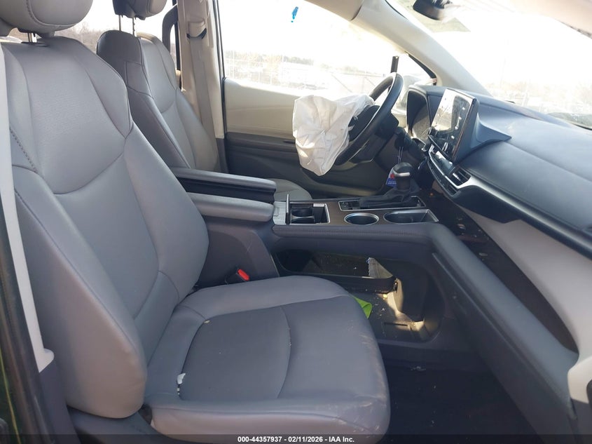 2023 Toyota Sienna Xle