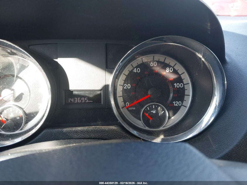2C4RDGCGXCR321857 2012 Dodge Caravan Grand Sxt red