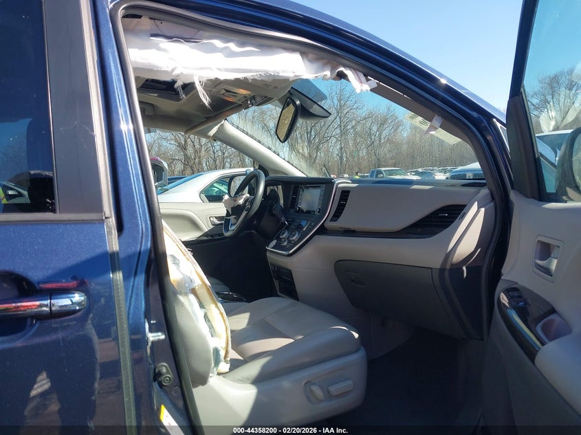 2018 Toyota Sienna Xle Premium 8 Passenger
