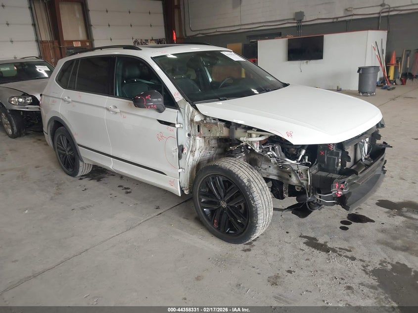 2022 Volkswagen Tiguan 2.0T Se R-Line Black