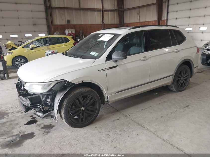 2022 Volkswagen Tiguan 2.0T Se R-Line Black