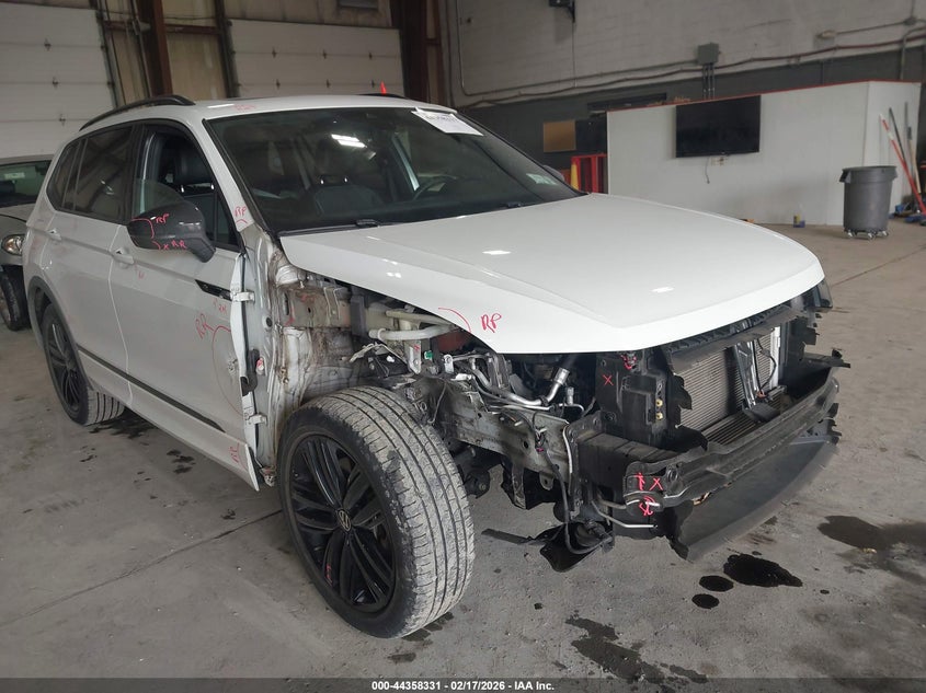 2022 VOLKSWAGEN TIGUAN auction photo 6