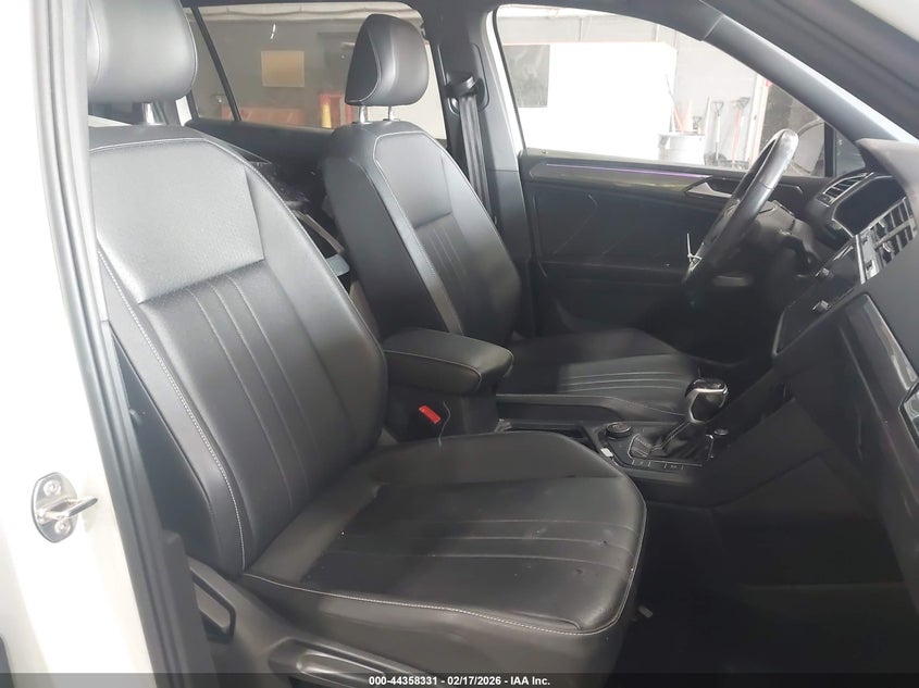 2022 VOLKSWAGEN TIGUAN auction photo 8