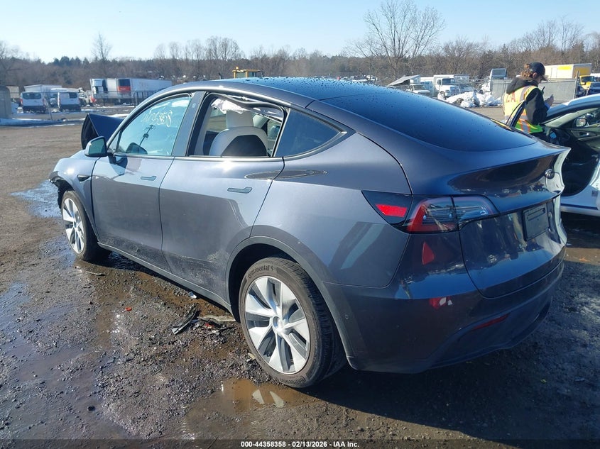 2022 Tesla Model Y Long Range Dual Motor All-Wheel Drive